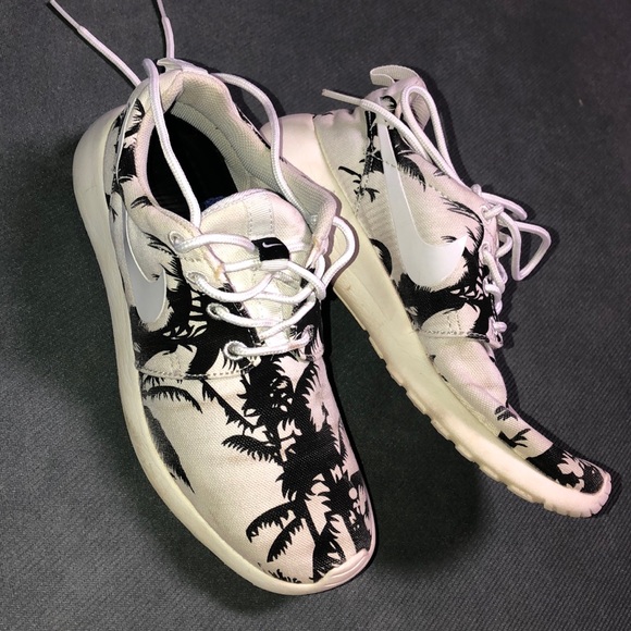 nike palm tree roshe